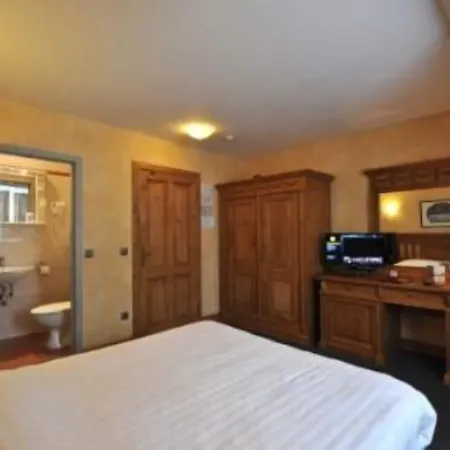 Hotel Manitoba 3*